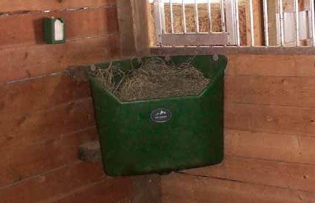 Corner Feeder on Wall